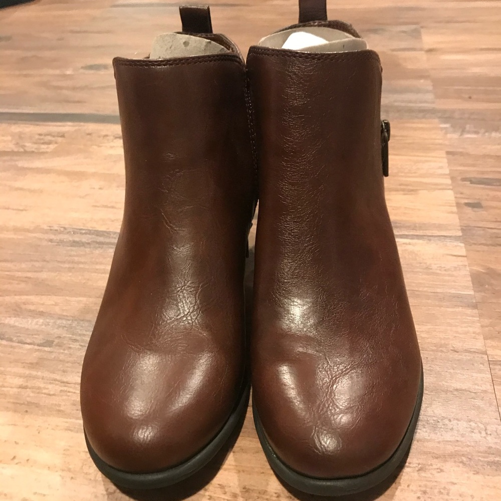 Brown size 6.5 booties